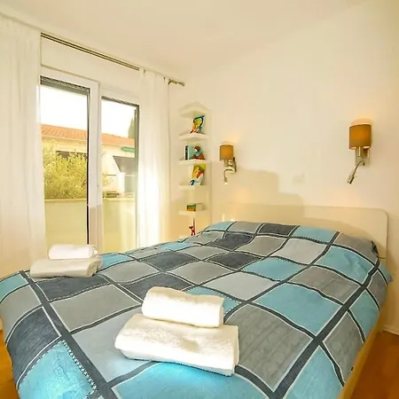 Appartamento 2bedroom Apt, Quiet Neighbourhood, 300m From Beach, Laura