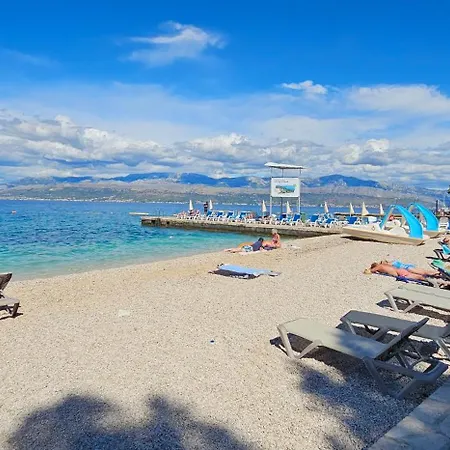 Appartamento 2bedroom Apt, Quiet Neighbourhood, 300m From Beach, Laura
